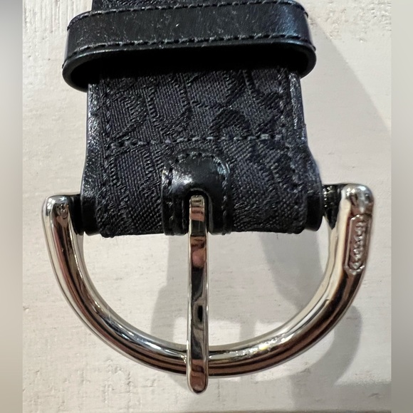 Coach Signature Logo Belt - Picture 7 of 8